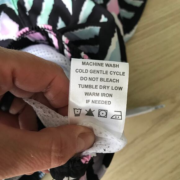 90s Brooklyn Cloth Swim Trunks Medium Volley Surf Board Neon Zig Zag 6.5 Inseam - Picture 11 of 11